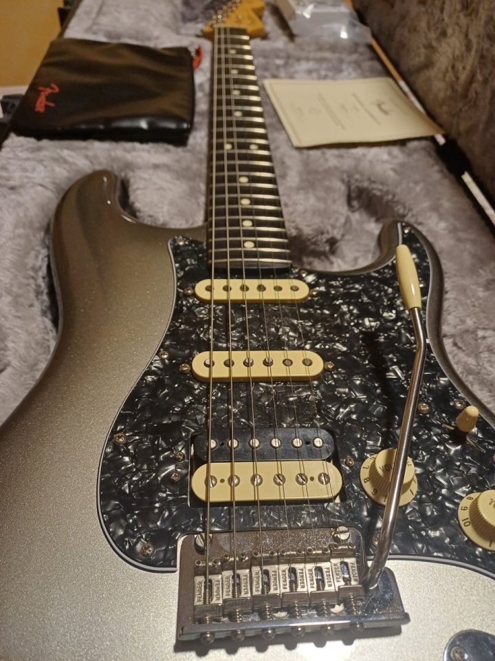 Fender American Pro II Stratocaster HSS de segunda mano · Foto 3 de 7 · Toledo · 1550 €