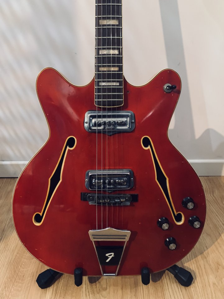 Fender Coronado II original de 1967 de segunda mano · Foto 2 de 8 · Sevilla · 2800 €