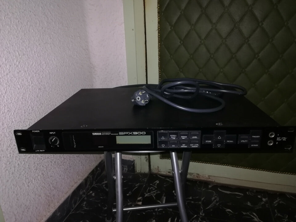 Yamaha SPX900
