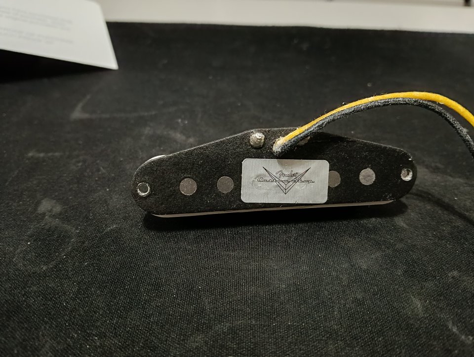 Vendo pastillas Fender Custom Shop FAT 50 (Neck y Middle) de segunda mano · Foto 3 de 10 · Barcelona · 120 €