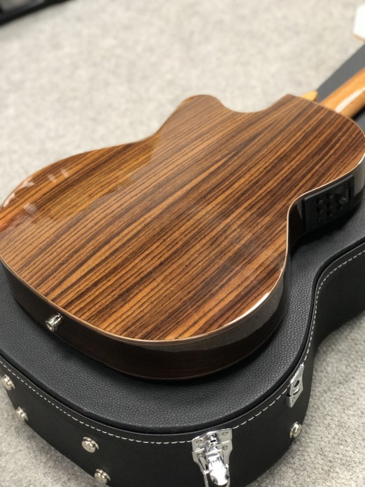 Guitarra Clásica Kremona Fiesta F65CW TLR de segunda mano · Foto 4 de 8 · Barcelona · 600 €