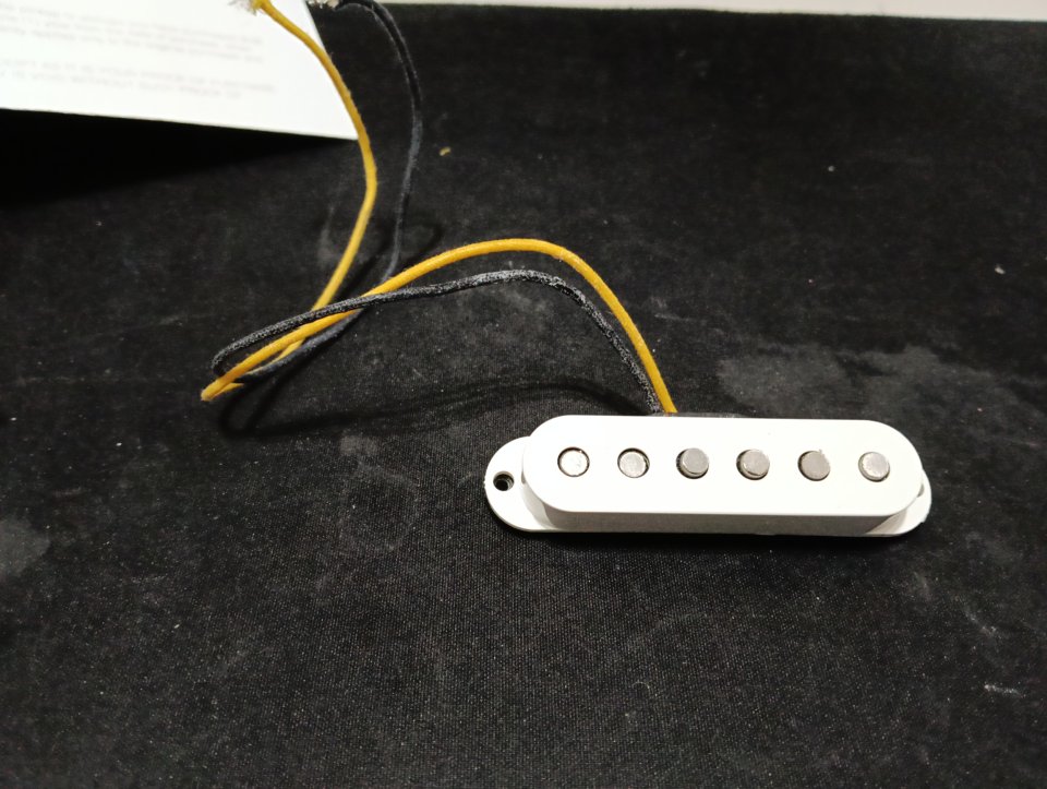 Vendo pastillas Fender Custom Shop FAT 50 (Neck y Middle) de segunda mano · Foto 4 de 10 · Barcelona · 120 €