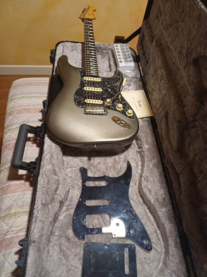 Fender American Pro II Stratocaster HSS de segunda mano · Foto 7 de 7 · Toledo · 1550 €