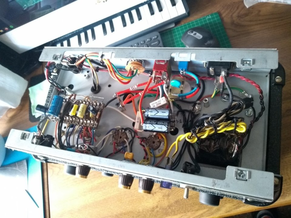 Clon Marshall 1974x 18watt de segunda mano · Foto 3 de 4 · Barcelona · 300 €