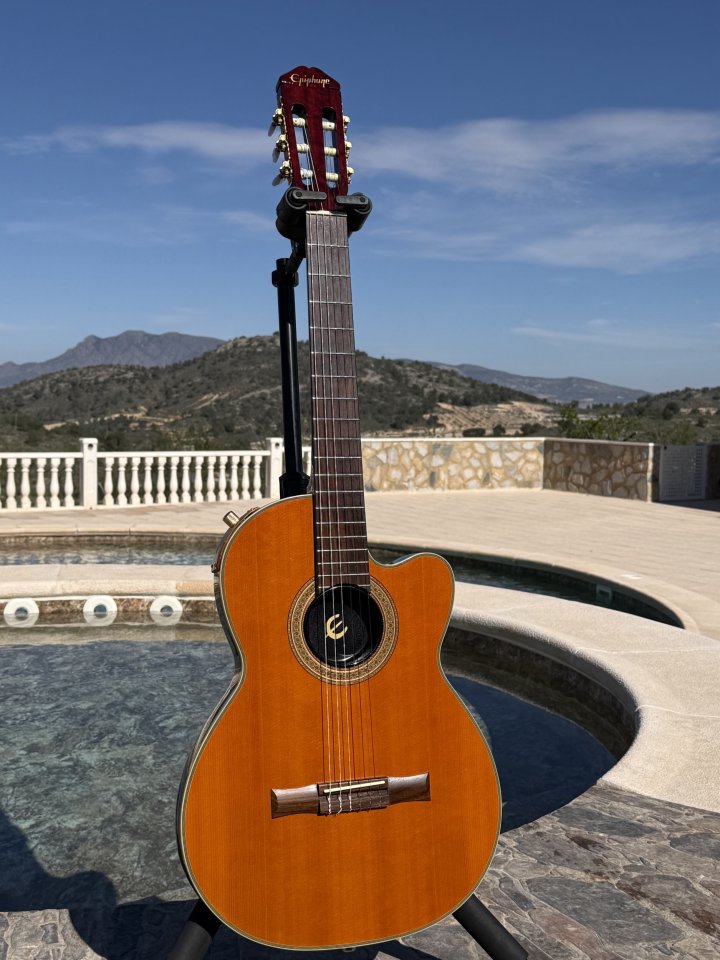 Guitarra Epiphone Chet Atkins Nylon