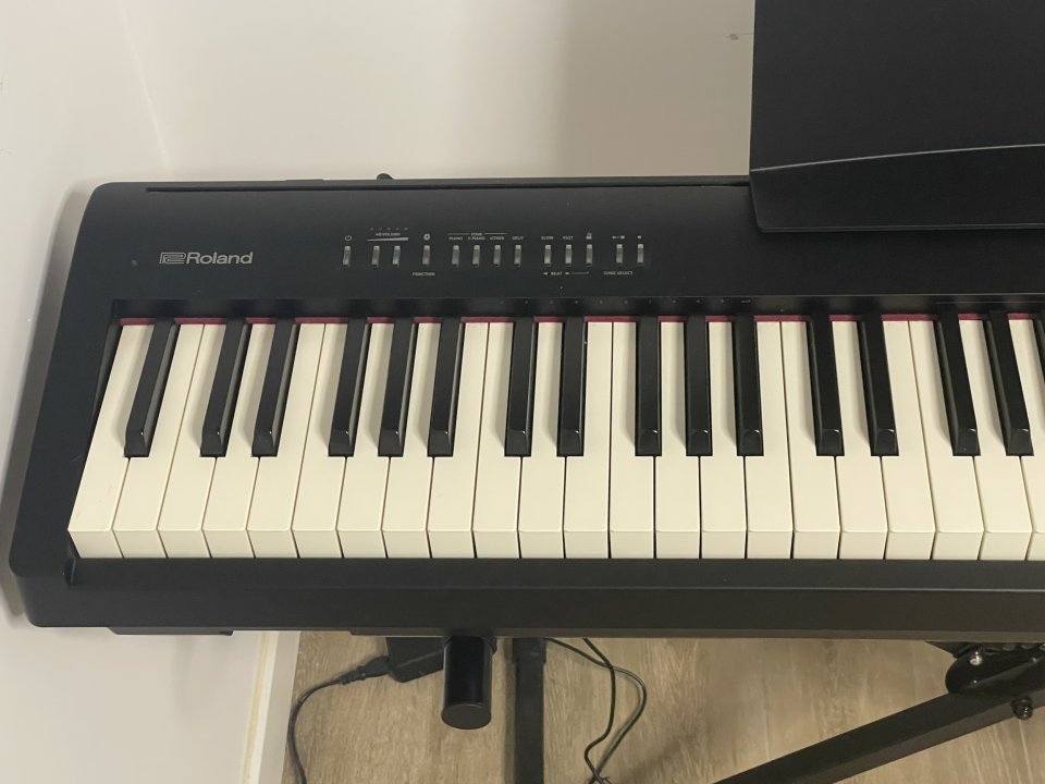 Roland FP-30 de segunda mano · Foto 2 de 4 · Madrid · 450 €