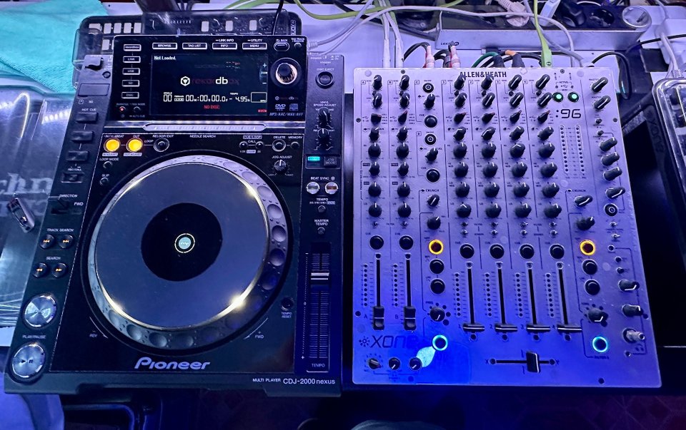 Pioneer CDJ 2000 NXS