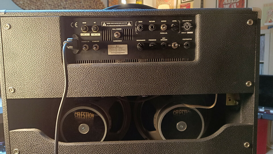 Cambio: THE VALVE Amplifier 2 x 12 Handmade Boutique REBAJA