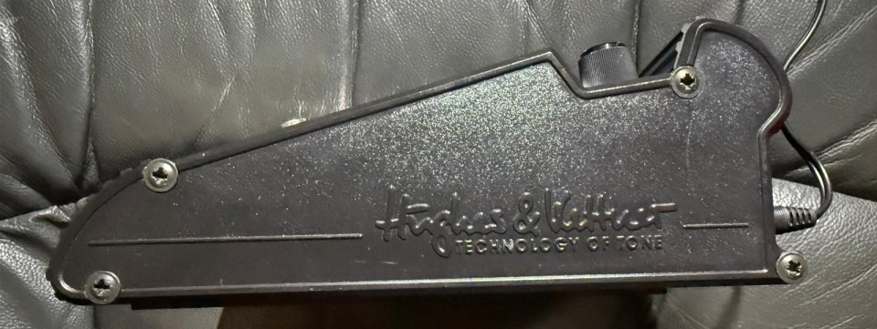 Hughes & Kettner TUBE FACTOR Overdrive con válvula.