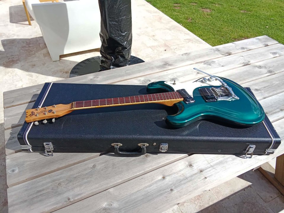 Mosrite ventures USA 1982 de segunda mano · Foto 1 de 10 · Asturias · 3000 €