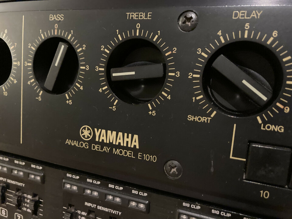 Delay Analógico Yamaha E1010