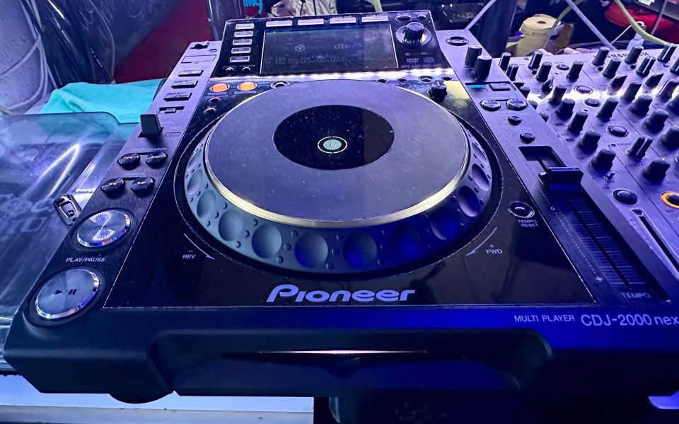 Pioneer CDJ 2000 NXS