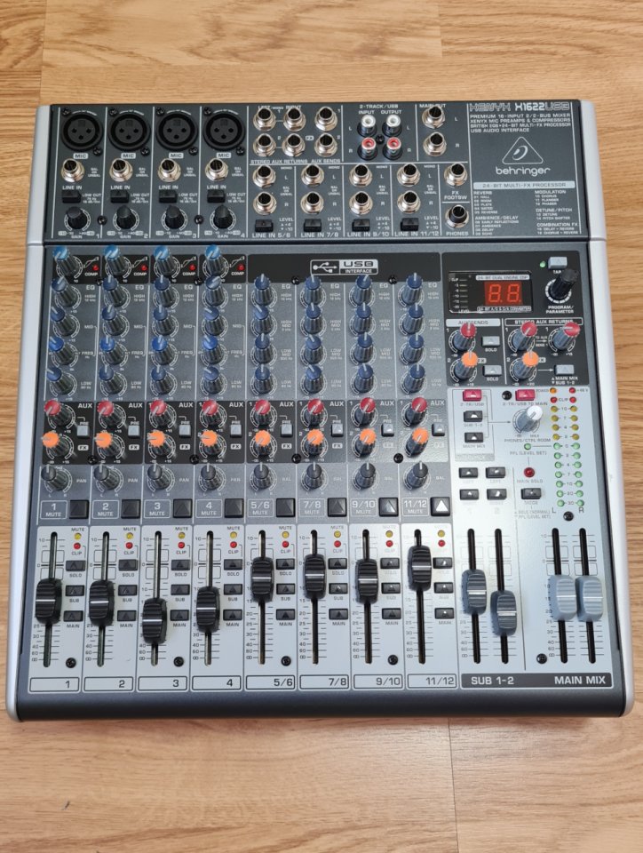 Mesa de mezclas Behringer Xenyx X1622USB de segunda mano · Foto 1 de 3 · Zamora · 150 €