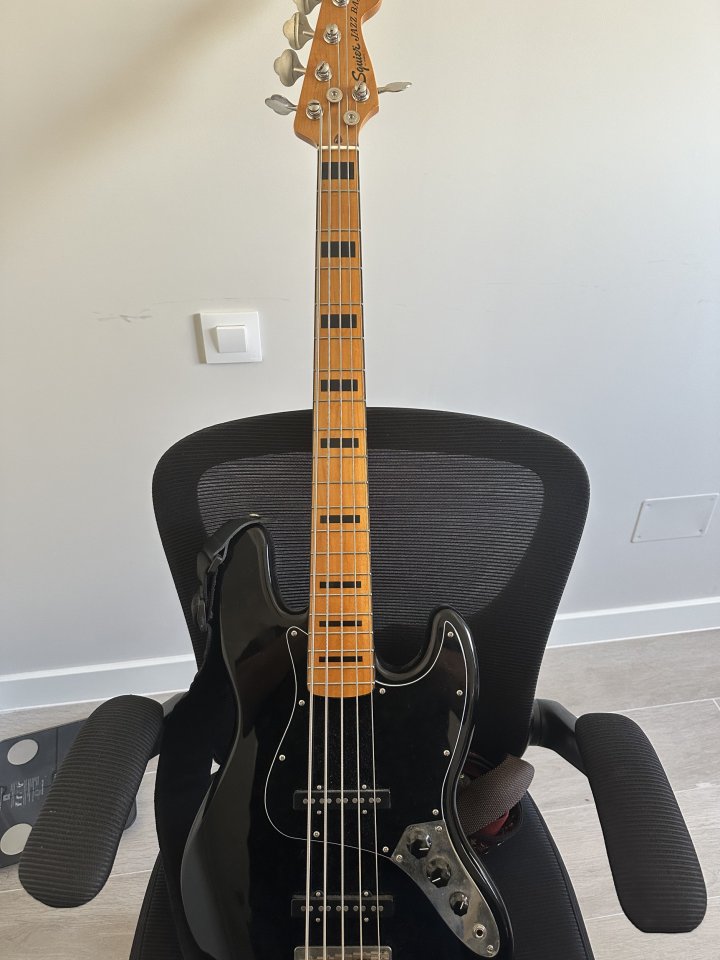 Squier CV 70s Jazz Bass V - NEGRO de segunda mano · Foto 1 de 6 · Madrid · 250 €