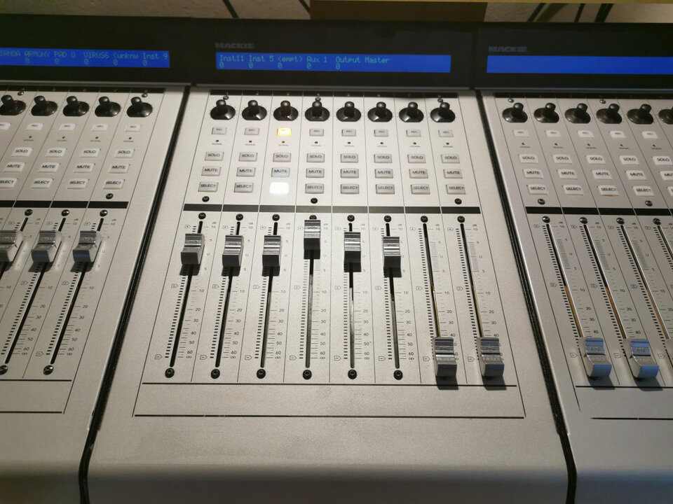 Controladoras Mackie Control Pro