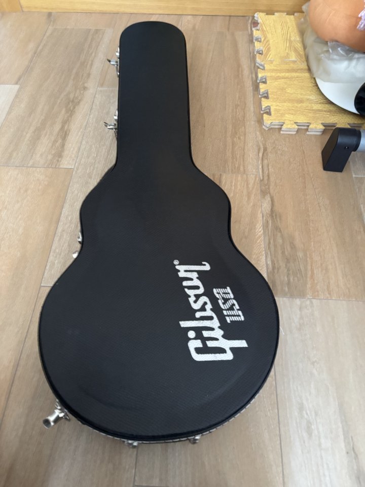 Cambio gibson les Paul standard 2004 por es 335 o 345 sg 61 explorer o flying v 70’s de segunda mano · Foto 3 de 10 · Madrid