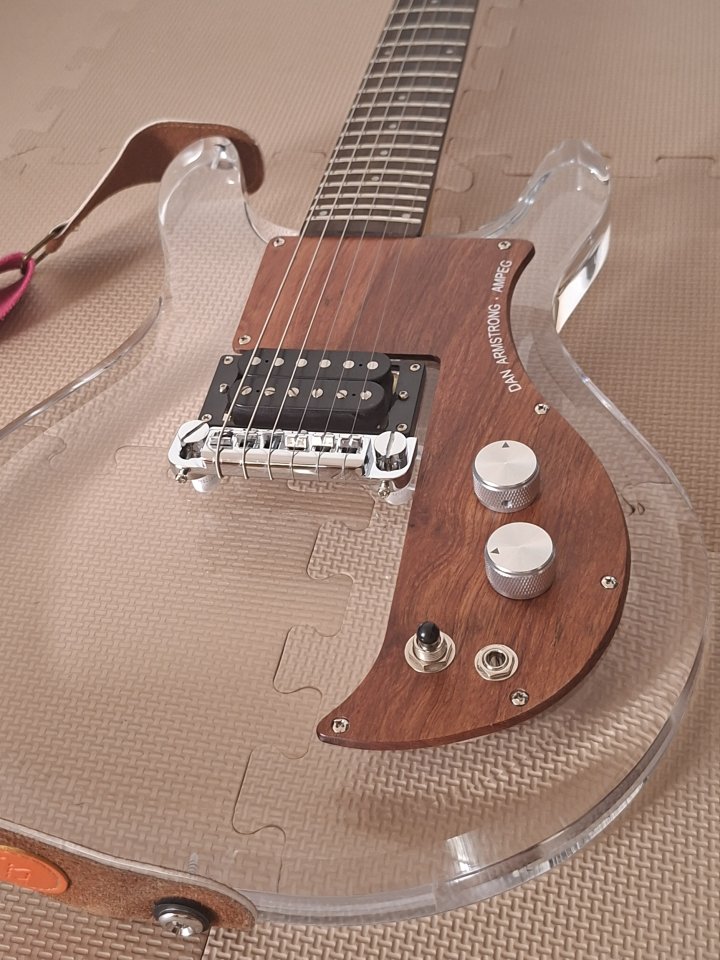(DIY) ADA6 Dan Armstrong / Ampeg plexiglás de segunda mano · Foto 2 de 5 · A Coruña · 999 €