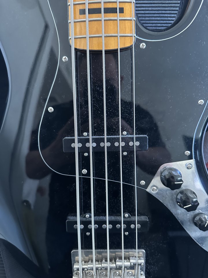 Squier CV 70s Jazz Bass V - NEGRO de segunda mano · Foto 2 de 6 · Madrid · 250 €