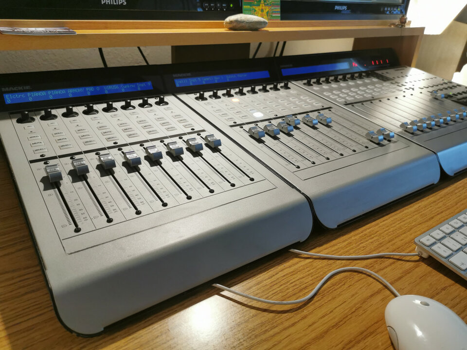 Controladoras Mackie Control Pro