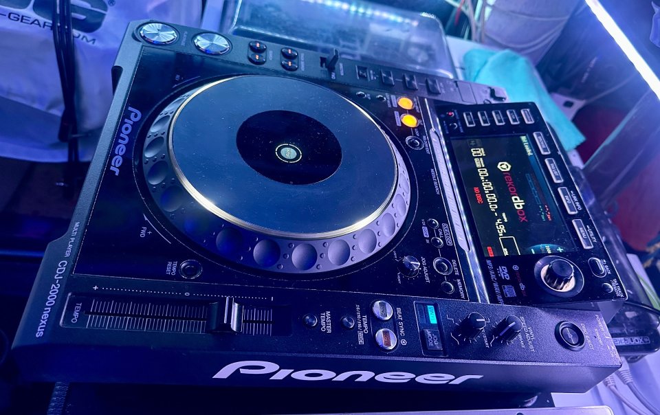 Pioneer CDJ 2000 NXS