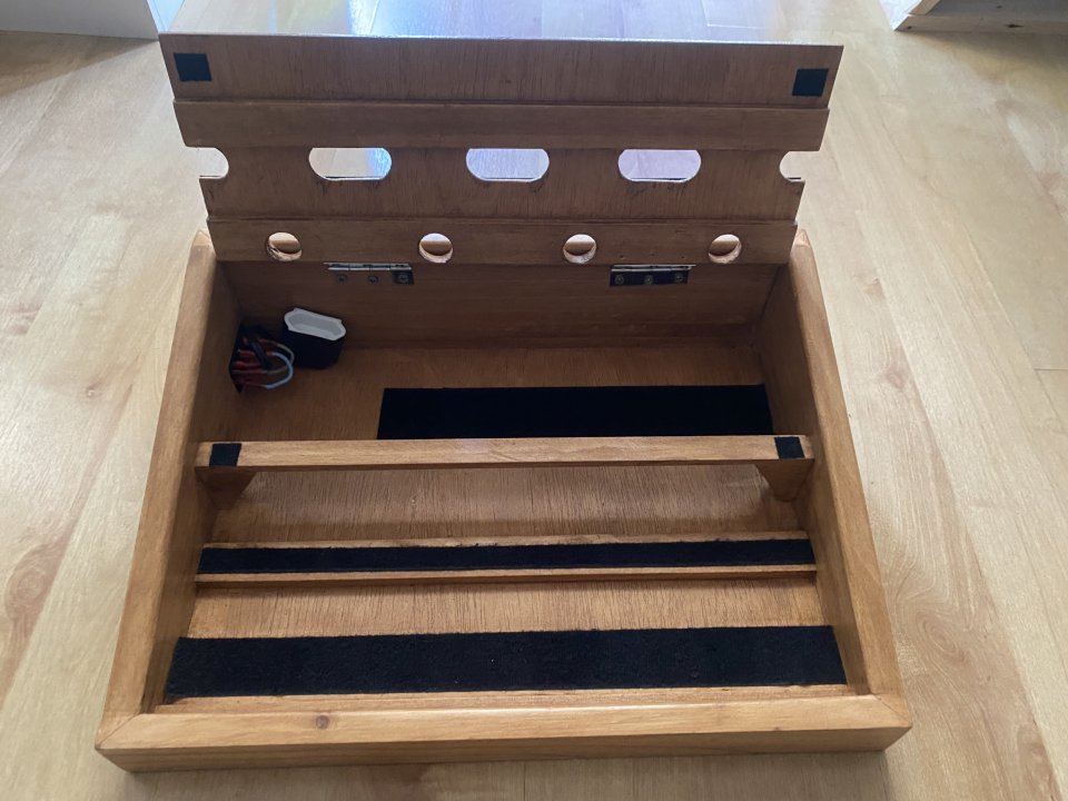 Pedalera personalizada madera guitarra/bajo