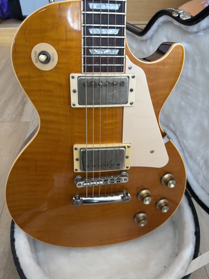 Cambio gibson les Paul standard 2004 por es 335 o 345 sg 61 explorer o flying v 70’s de segunda mano · Foto 4 de 10 · Madrid