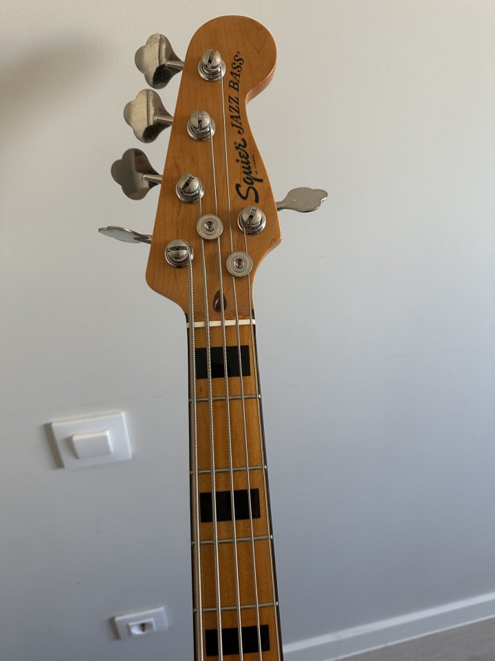 Squier CV 70s Jazz Bass V - NEGRO de segunda mano · Foto 3 de 6 · Madrid · 250 €