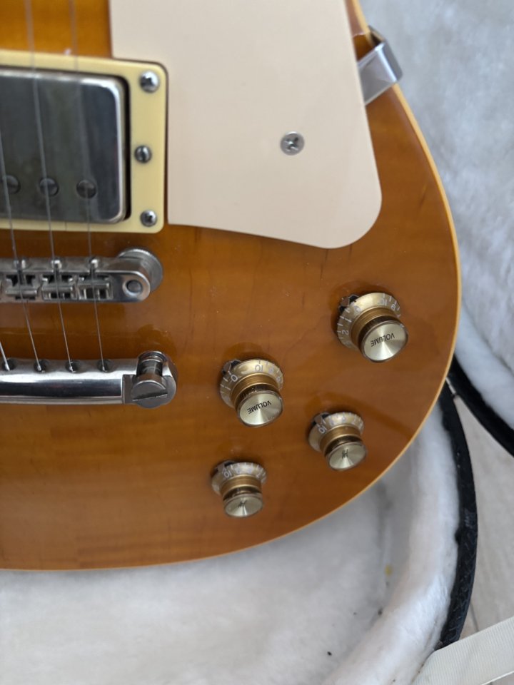 Cambio gibson les Paul standard 2004 por es 335 o 345 sg 61 explorer o flying v 70’s de segunda mano · Foto 5 de 10 · Madrid