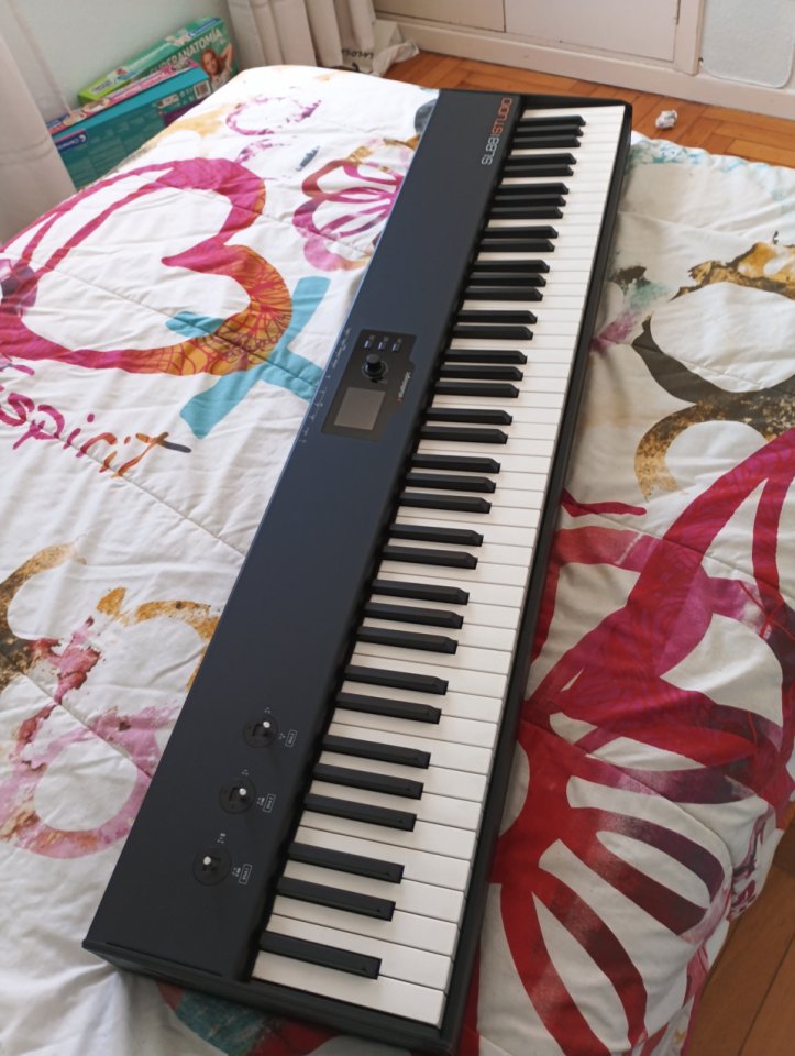 Studiologic88 studio de segunda mano · Foto 2 de 4 · Pontevedra · 250 €