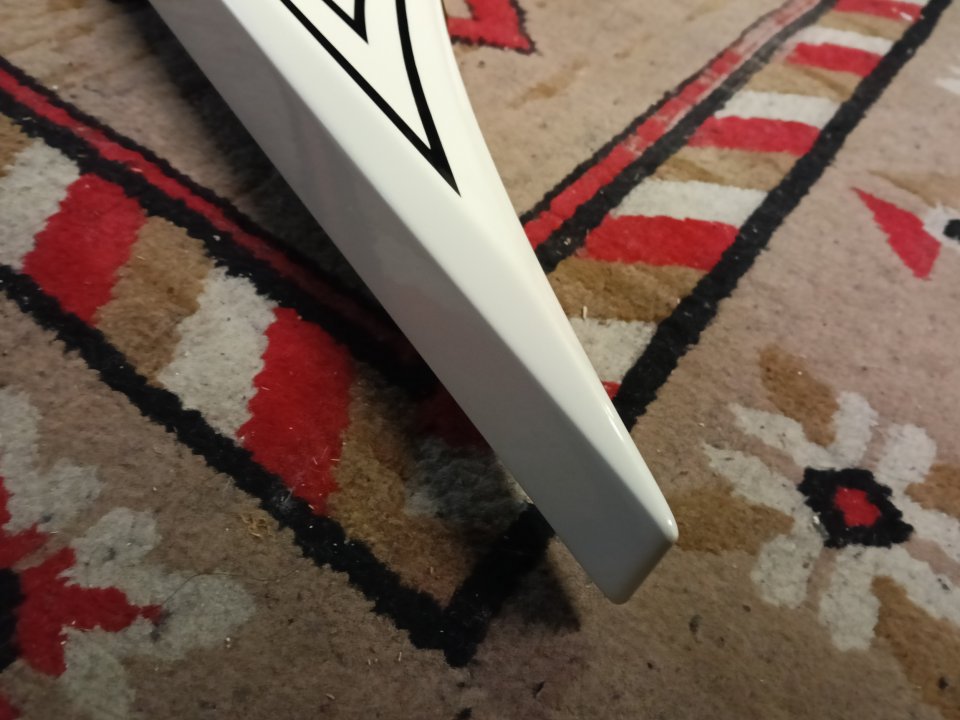 guitarra jackson pro rhoads rrt-3 iv/bk stripes