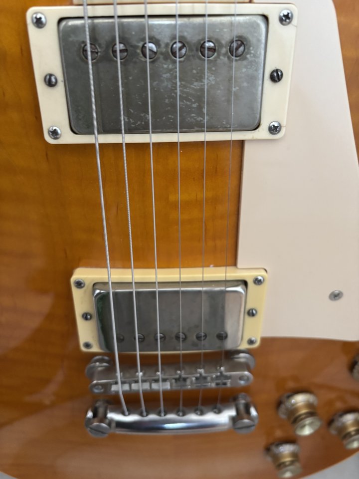 Cambio gibson les Paul standard 2004 por es 335 o 345 sg 61 explorer o flying v 70’s de segunda mano · Foto 6 de 10 · Madrid