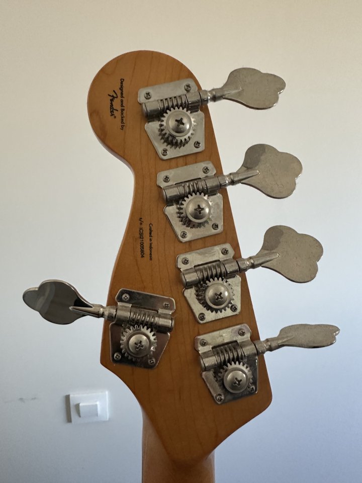 Squier CV 70s Jazz Bass V - NEGRO de segunda mano · Foto 5 de 6 · Madrid · 250 €
