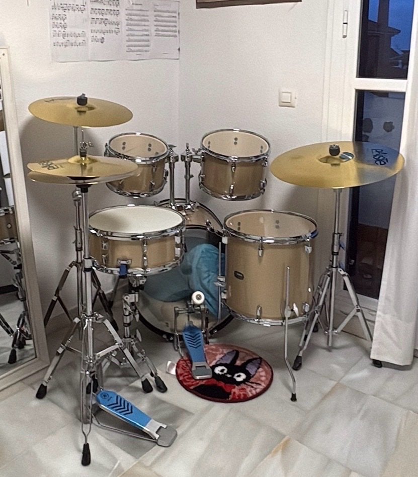 Batería Acustica Yamaha Rydeen Champagne de segunda mano · Foto 1 de 4 · Sevilla · 700 €