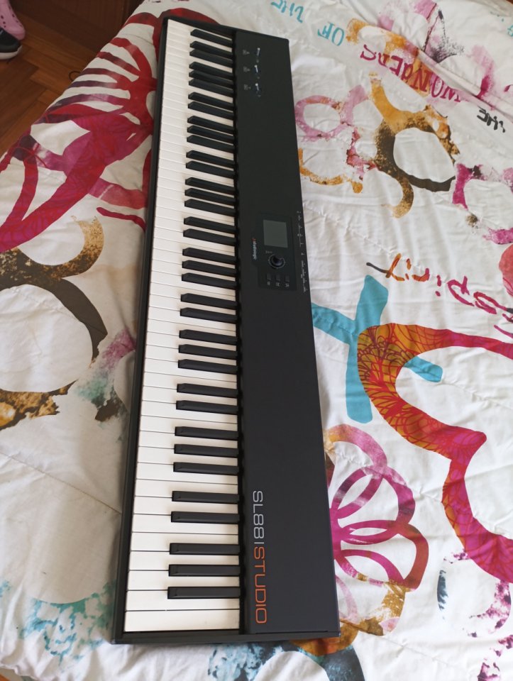 Studiologic88 studio de segunda mano · Foto 4 de 4 · Pontevedra · 250 €