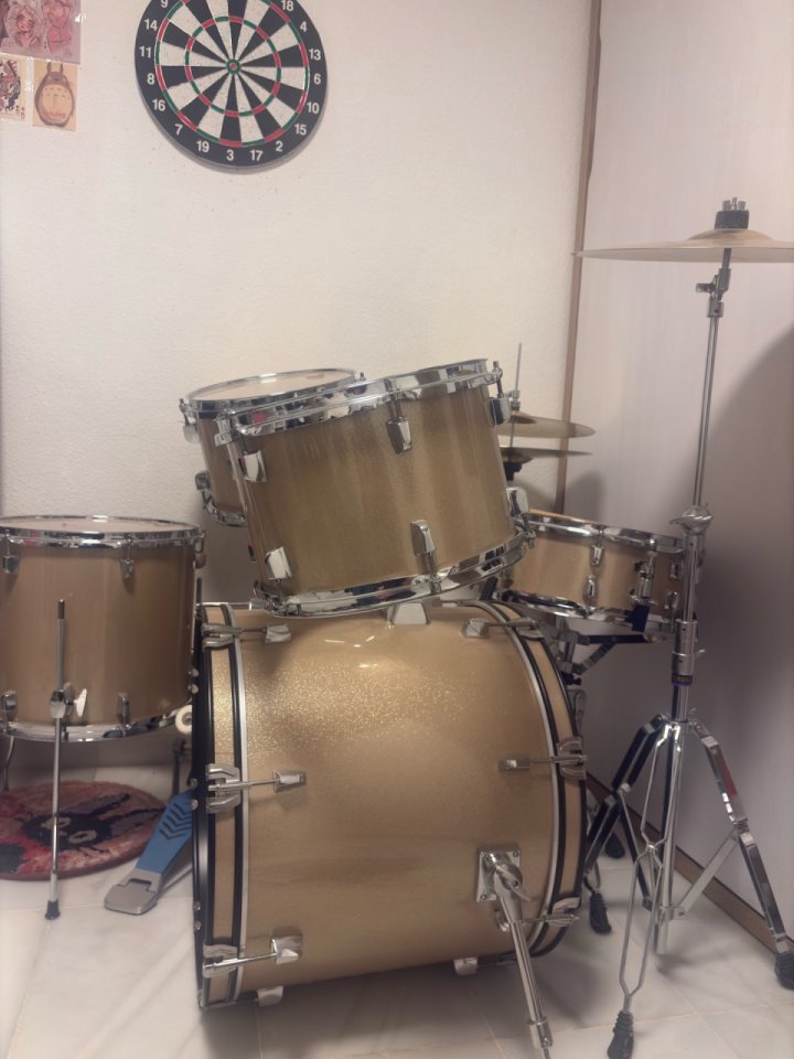Batería Acustica Yamaha Rydeen Champagne de segunda mano · Foto 2 de 4 · Sevilla · 700 €