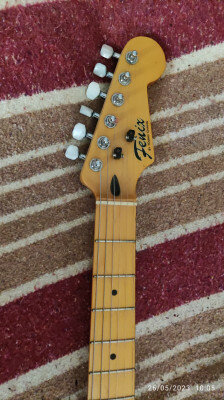 Fénix Stratocaster By Young Chang del 91 muy mejorada.