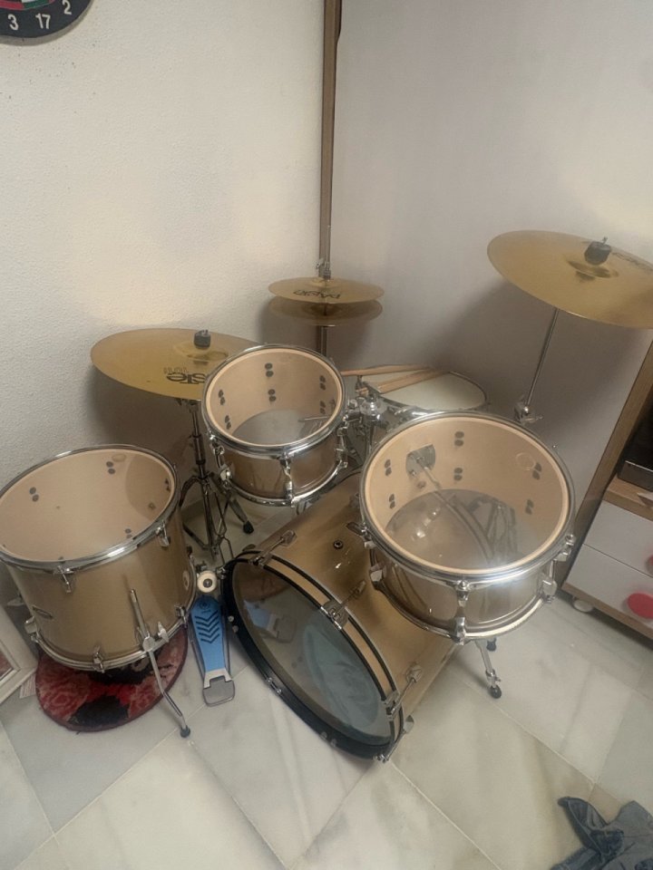 Batería Acustica Yamaha Rydeen Champagne de segunda mano · Foto 4 de 4 · Sevilla · 700 €