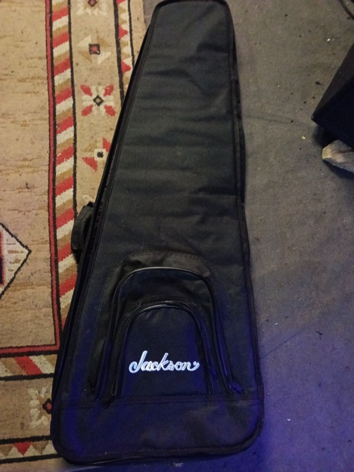 guitarra jackson pro rhoads rrt-3 iv/bk stripes