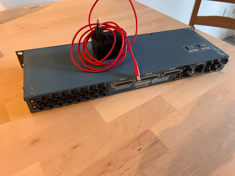 Varios equipos directo/estudio