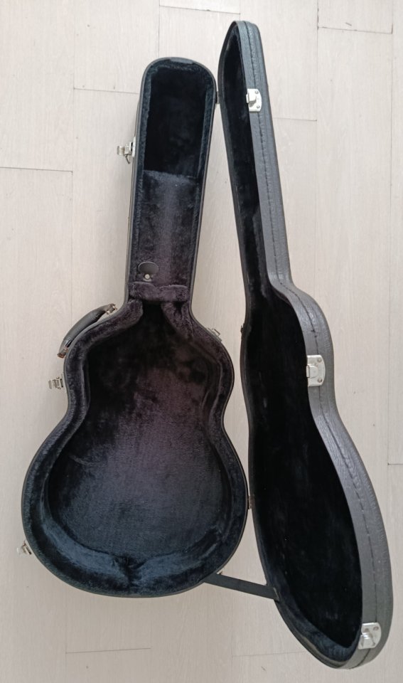 Estuche guitarra Taylor de segunda mano · Foto 2 de 6 · Cantabria · 60 €