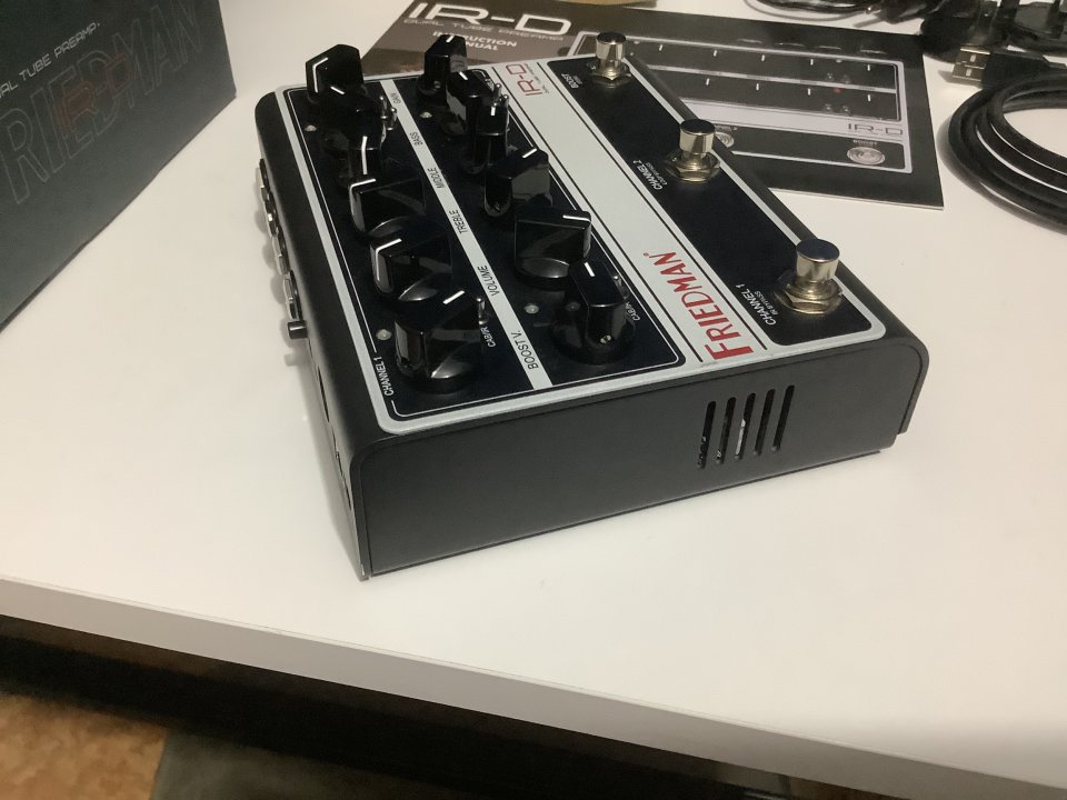 Friedman IR-D Dual Tube Preamp y dos válvulas nuevas de repuesto. de segunda mano · Foto 4 de 7 · Granada · 400 €