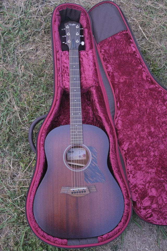 Guitarra Electroacústica Taylor AD27e SEB American Dream de segunda mano · Foto 2 de 10 · Cantabria · 1250 €