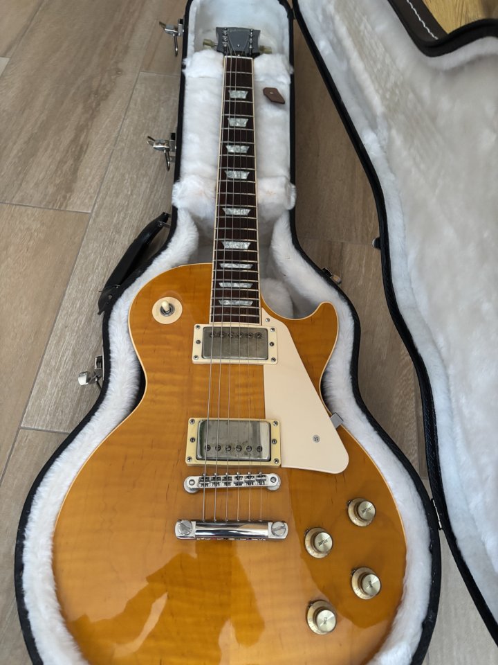 Cambio gibson les Paul standard 2004 por es 335 o 345 sg 61 explorer o flying v 70’s de segunda mano · Foto 1 de 10 · Madrid