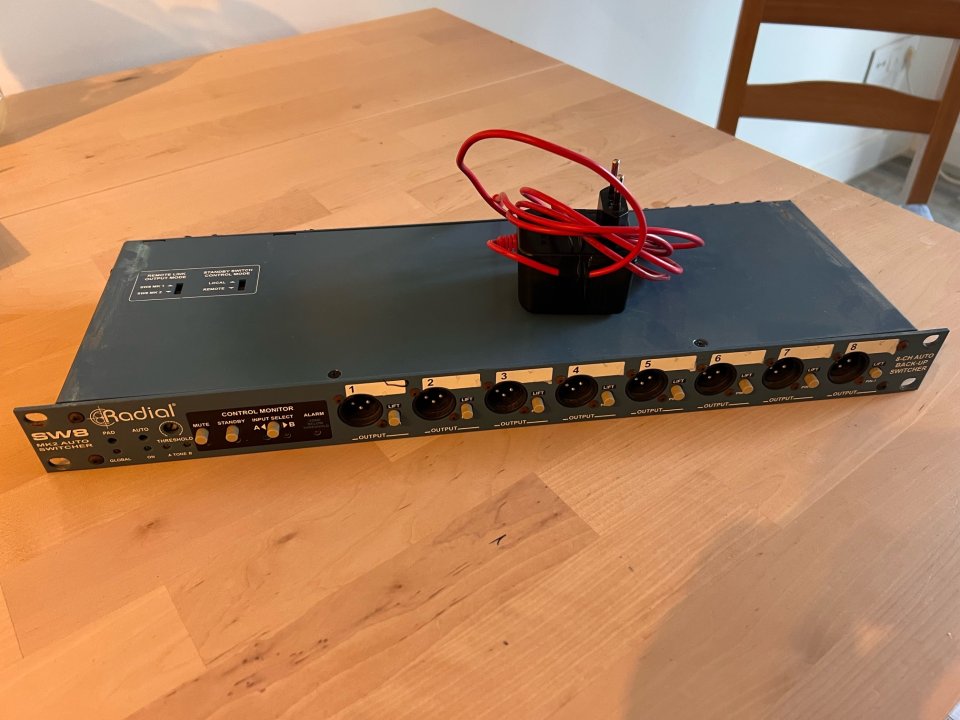 Varios equipos directo/estudio