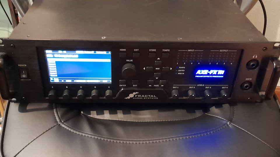 vendo  fractal axe fx 3 (RESERVADO ) de segunda mano · Foto 5 de 9 · Navarra · 1700 €