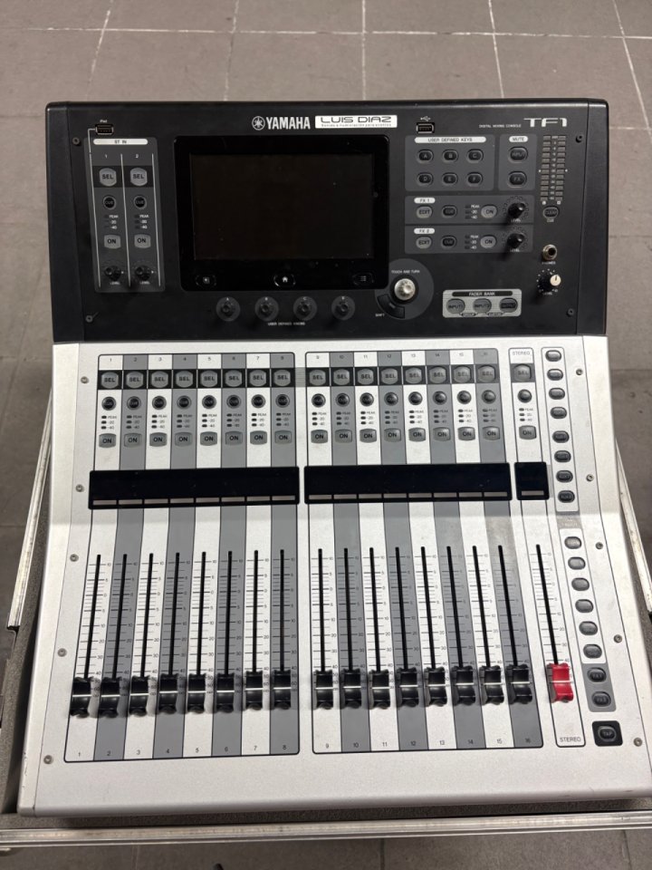 Yamaha TF1 de segunda mano · Foto 6 de 10 · Cáceres · 1700 €