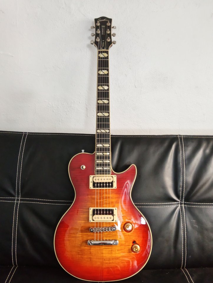 Godin Summit Classic Supreme Limited