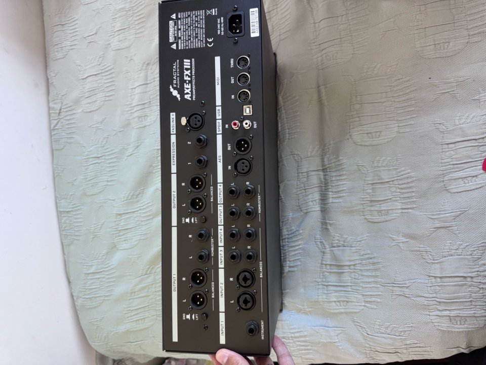 Fractal audio AXE FX 3 de segunda mano · Foto 4 de 6 · Madrid