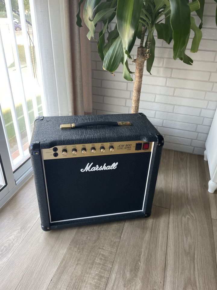 Marshall JCM800 Combo SC20C de segunda mano · Foto 2 de 5 · Cádiz · 600 €