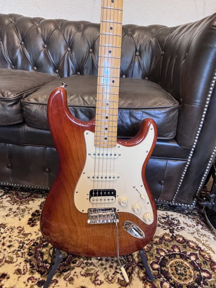 Fender American Professional II Stratocaster HSS Sienna 75th Anniversary de segunda mano · Foto 2 de 7 · Pontevedra · 1550 €